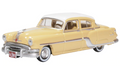 Oxford 87PC54002 Pontiac Chieftan 4 Door 1954 Winter White/Maize Yellow HO Scale