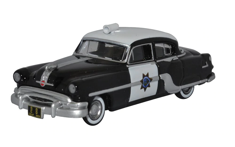 Oxford 87PC54003 Pontiac Chieftan 4 Door 1954 California Highway Patrol HO Scale