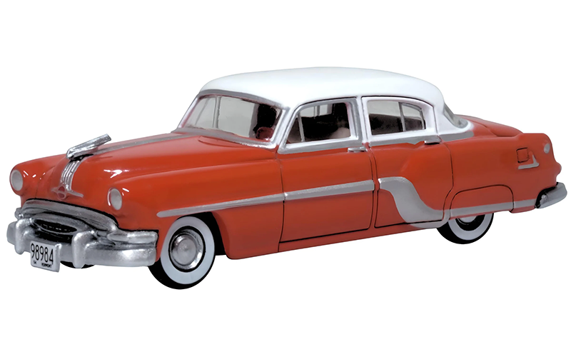 Oxford 87PC54004 Coral Red/Winter White Pontiac Chieftain 4 Door 1954 HO Scale
