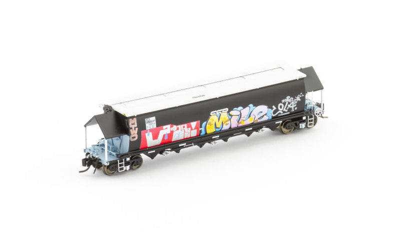 Auscision NNGH-14 BGVF Grain Hopper SSR Black with SSR Logo & Graffiti Single Wagon N Scale