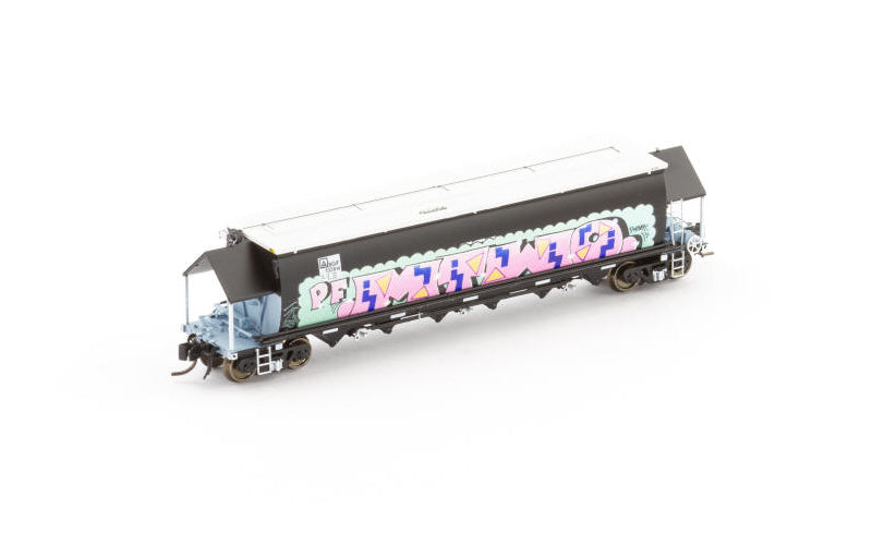 Auscision NNGH-21 BGVF Grain Hopper SSR Black with SSR Logo & Graffiti Single Wagon N Scale