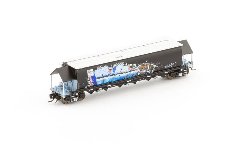 Auscision NNGH-8 BGVF Grain Hopper SSR Black with SSR Logo & Graffiti Single Wagon N Scale