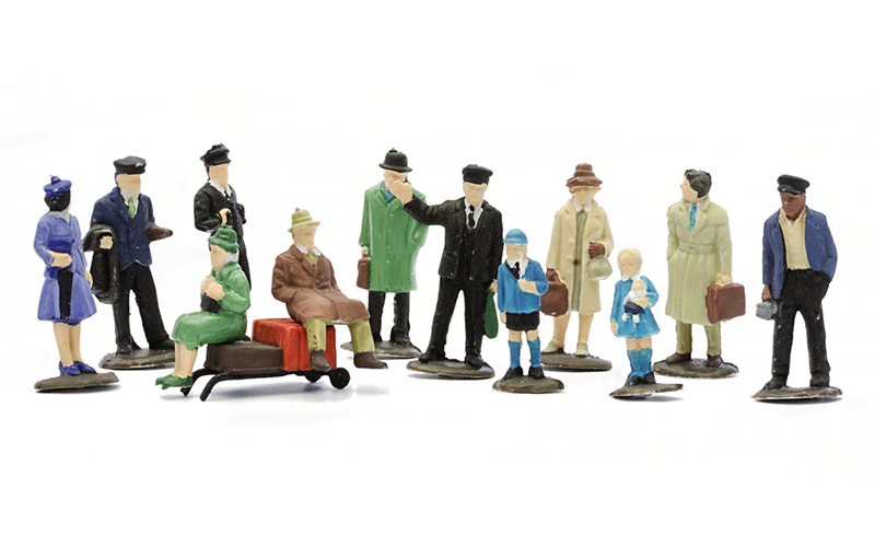 Dapol Kitmaster C008 Platform Figures (Set of 36) OO Scale