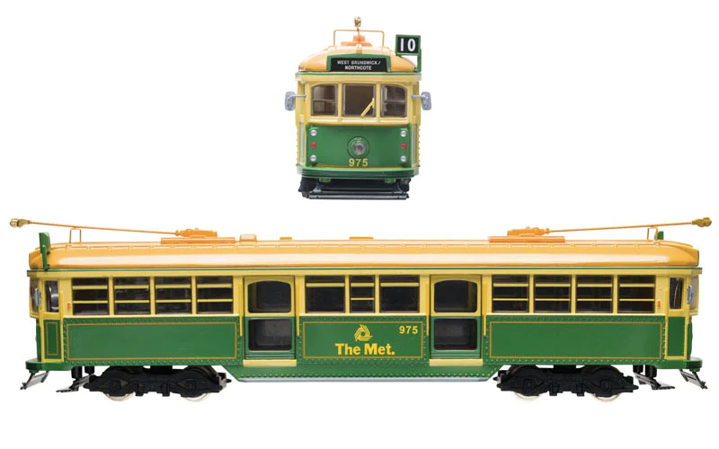 Cooee Classics W6 Melbourne Tram #975 'The Met' OO Scale