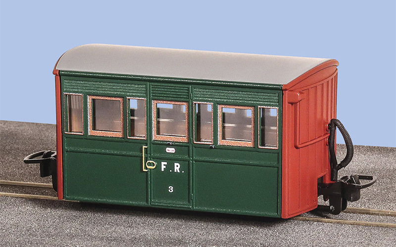 Peco Great Little Trains GR-557A Bug Box Coach Colonel Stephens Livery No.3 OO9 Scale