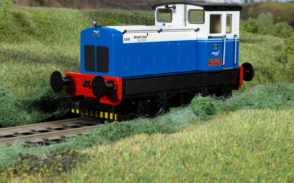 Hornby R30016 British Gas Ruston & Hornsby 88DS 'Hilsea' OO Scale