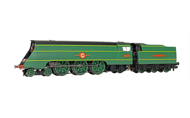 Hornby R30399SS SR Merchant Navy Class 21C1 'Channel Packet' (With Steam Generator) DCC Sound OO Scale