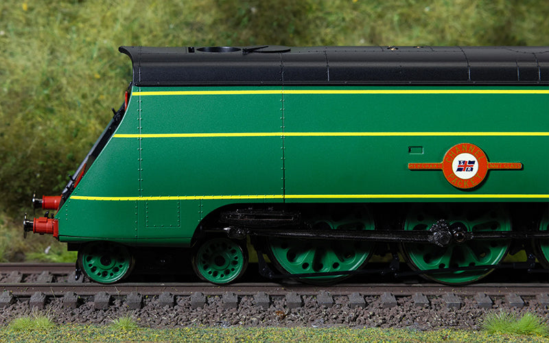 Hornby R30399SS SR Merchant Navy Class 21C1 'Channel Packet' (With Steam Generator) DCC Sound OO Scale