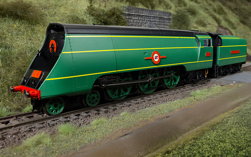 Hornby R30399SS SR Merchant Navy Class 21C1 'Channel Packet' (With Steam Generator) DCC Sound OO Scale