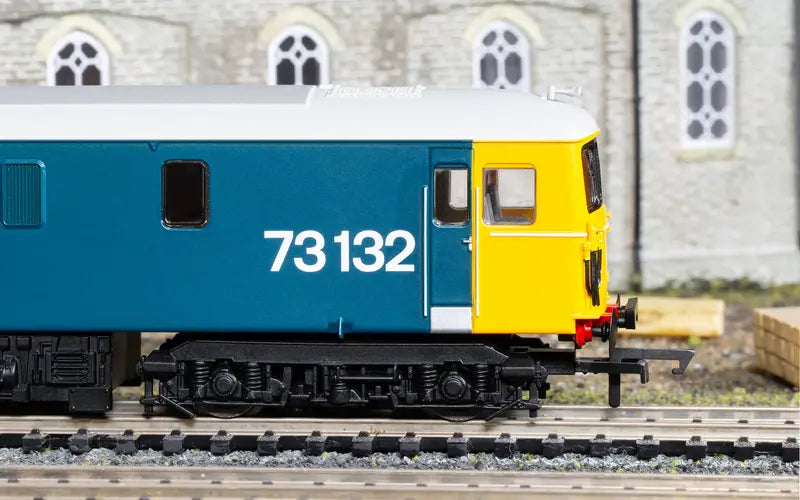 Hornby R30431 RailRoad: Class 73 BR 73132 OO Scale