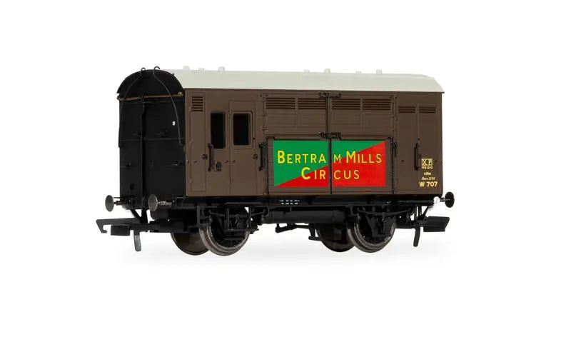 Hornby R60278 BR Bertram Mills Circus 707 Horse Box OO Scale