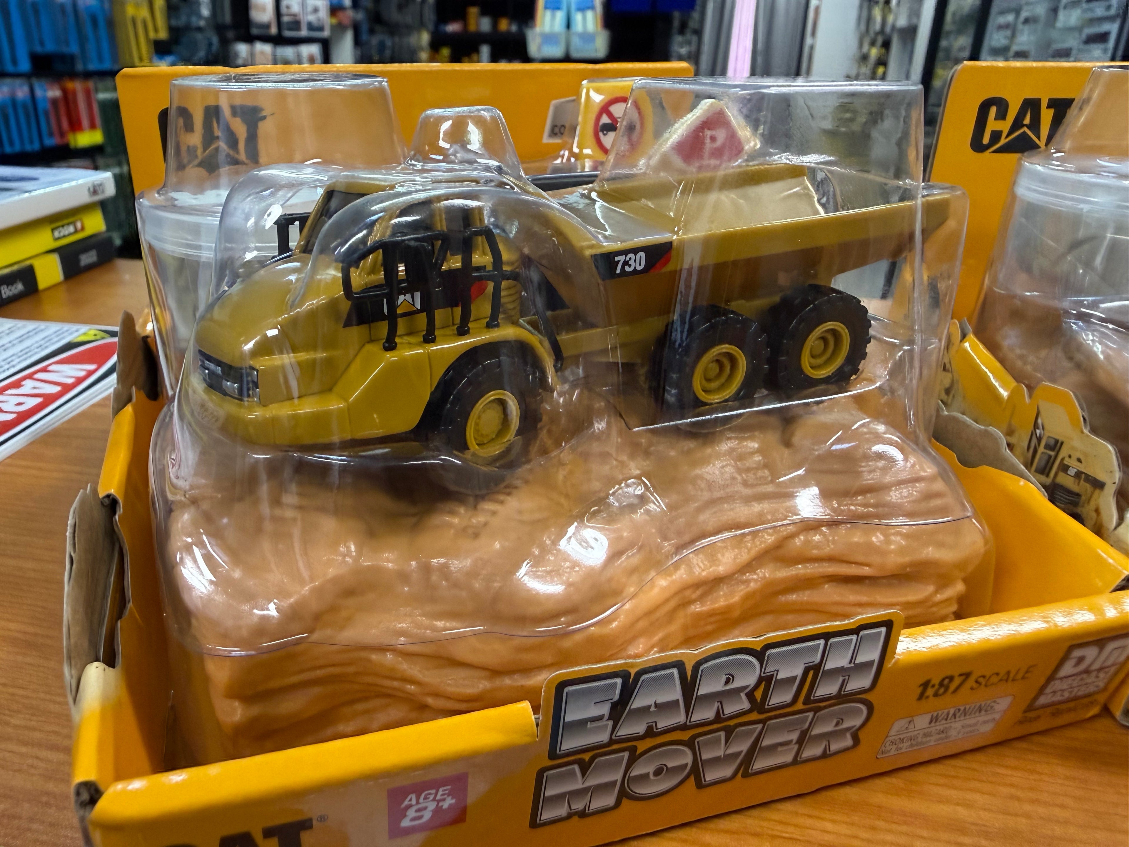 Diecast Masters CAT® 1:87 Cat 730 Articulated Truck Earth Mover  Set HO Scale