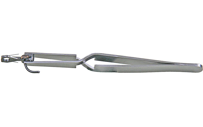 Kadee #1020 Coupler & Special Purpose Tweezers