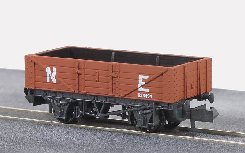 Peco Quality Line Wagons NR-40E 10ft 5 Plank Mineral LNER Red Oxide N Scale