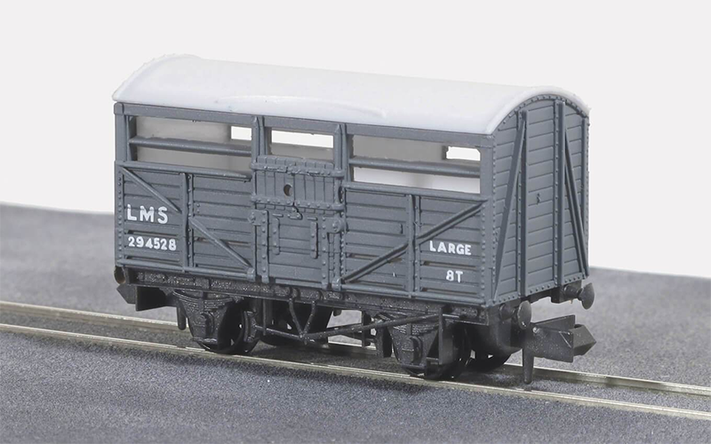 Peco Quality Line Wagons NR-45M Cattle Wagon LMS Light Grey N Scale