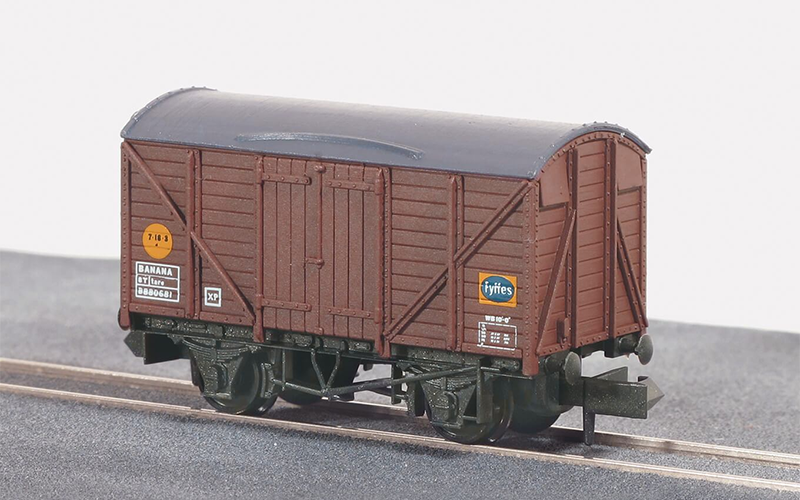 Peco Quality Line Wagons NR-50A Banana Van No. B880681 N Scale