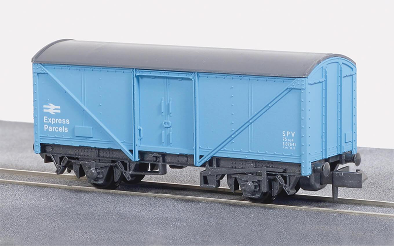 Peco Quality Line Wagons NR-9B Parcels Van B.R Light Blue N Scale