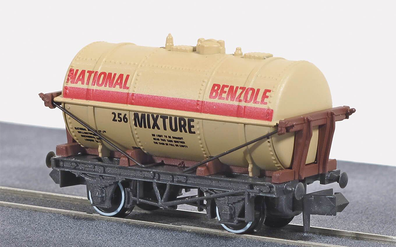 Peco Quality Line Wagons NR-P162 National Benzole Petrol Tank Wagon N Scale