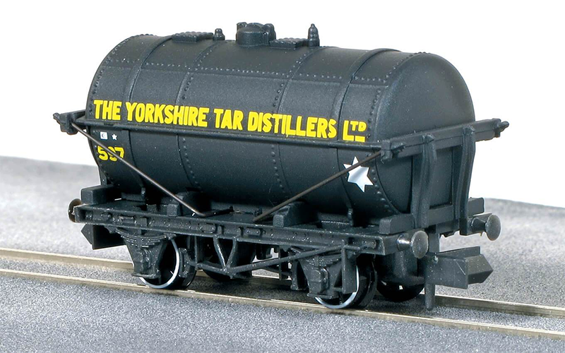 Peco Quality Line Wagons NR-P180 Yorkshire Tar Distillers Tank Wagon No.597 N Scale