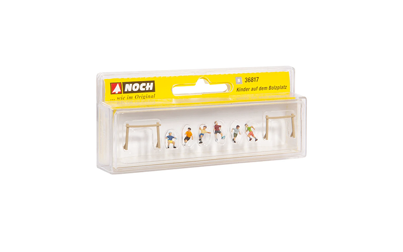 Noch 36817 Children on the Football Ground N Scale