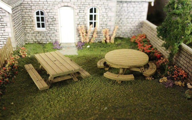 Metcalfe PO510 Picnic Tables OO/HO Scale