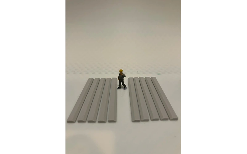 Panther Precision Models Median Kerb Straight (Qty 10) HO Scale