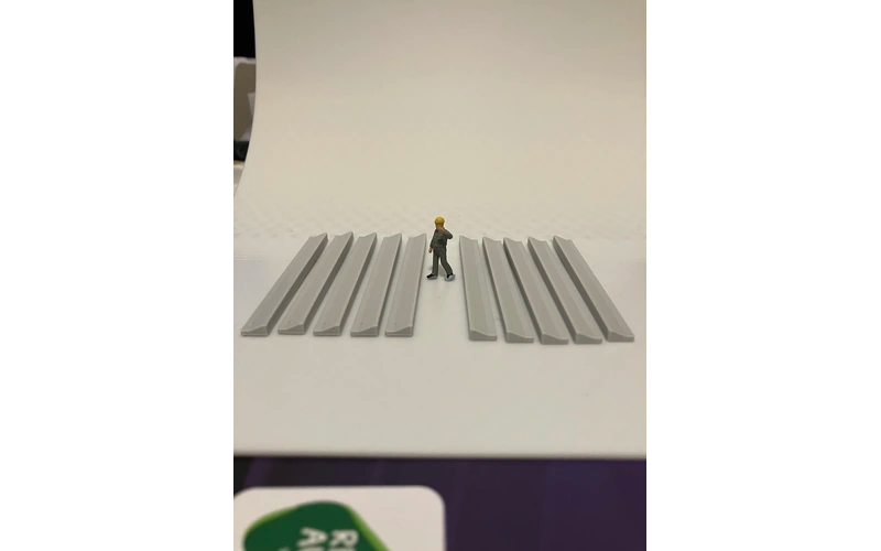 Panther Precision Models Layback Kerb & Toe Straight (Qty 10) HO Scale