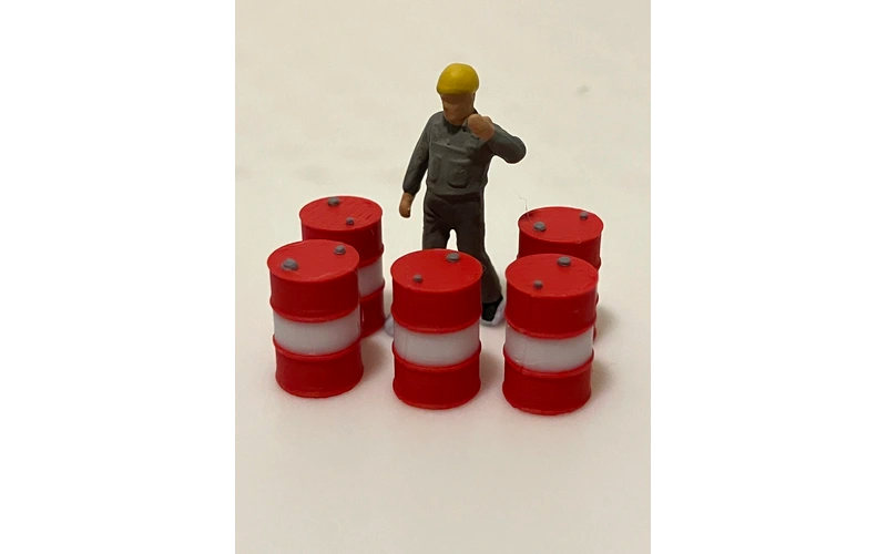 Panther Precision Models Red and White Dual Colour 200 Ltr Drum (Qty 5) HO Scale
