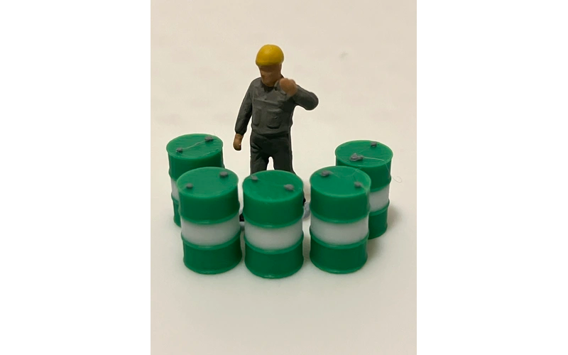 Panther Precision Models Green and White Dual Colour 200 Ltr Drum (Qty 5) HO Scale