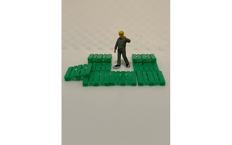 Panther Precision Models Green Europallet (Qty 8) HO Scale