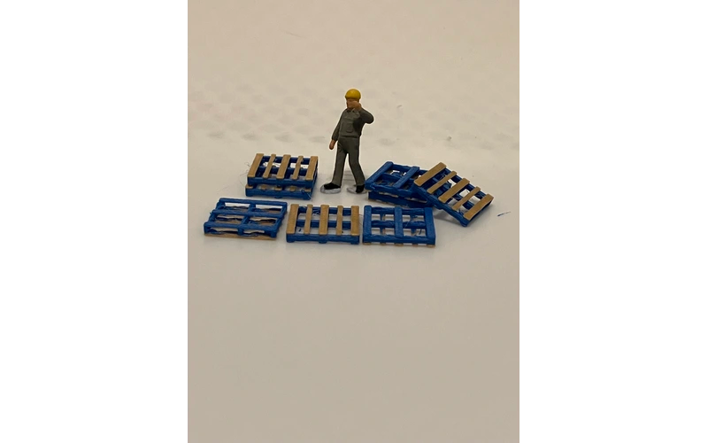 Panther Precision Models Blue Chep Pallet (Qty 8) HO Scale