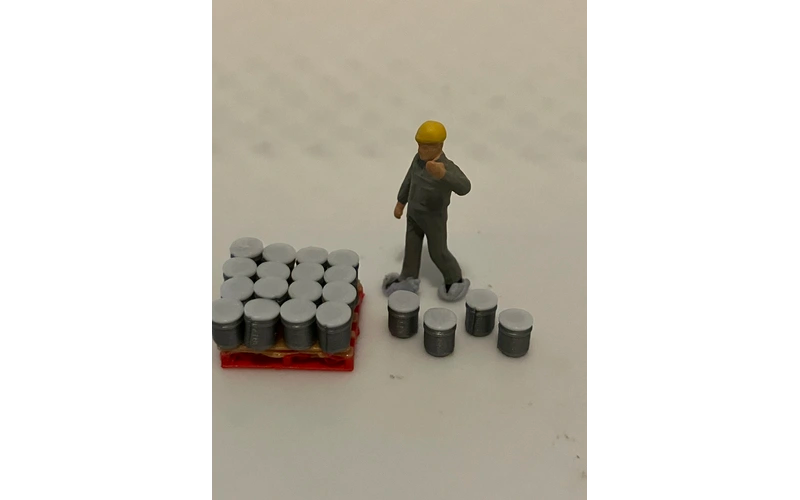 Panther Precision Models 20L Paint Drum and Pallet (Pieces 22) HO Scale