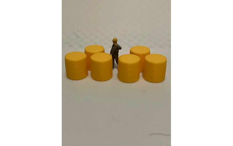 Panther Precision Models Yellow 4x4 Round Hay Bale (Qty 6) HO Scale