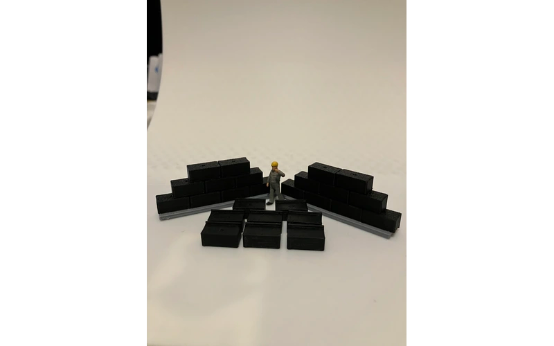 Panther Precision Models Black Kinka Block Retaining Wall Set (Qty 28) HO Scale