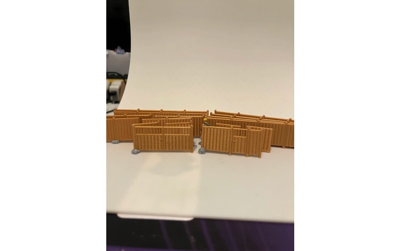 Panther Precision Models Timber Shiplap Fence Set (16 Pieces) (72.4 M) HO Scale