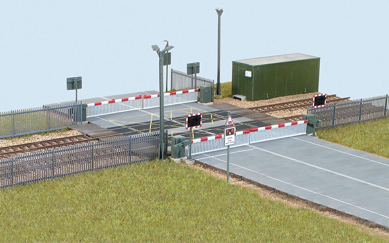 Peco Wills Kits SSM318 Modern Level Crossing OO/HO Scale