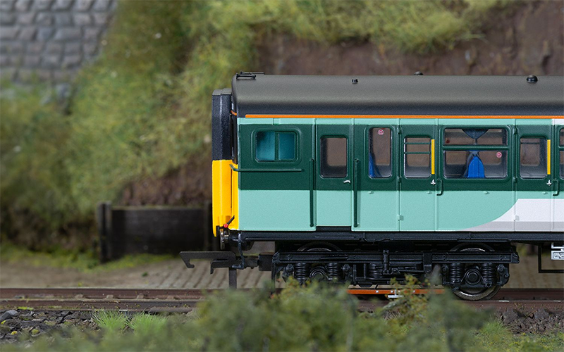 Hornby R30106 Southern Class 423 4-VEP EMU Train Pack Era 10 OO Scale