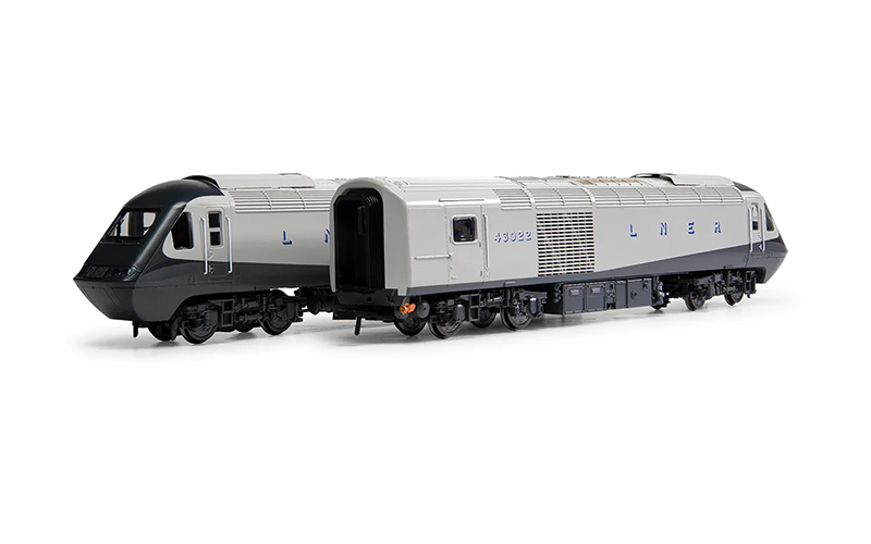 Hornby R30215 HM Queen Elizabeth II Platinum Jubilee HST Train Pack DC/DCC Ready OO Scale