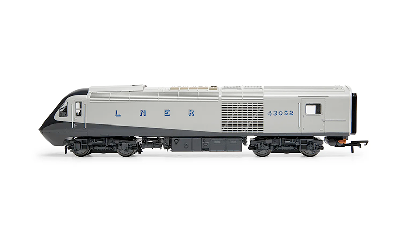 Hornby R30215 HM Queen Elizabeth II Platinum Jubilee HST Train Pack DC/DCC Ready OO Scale
