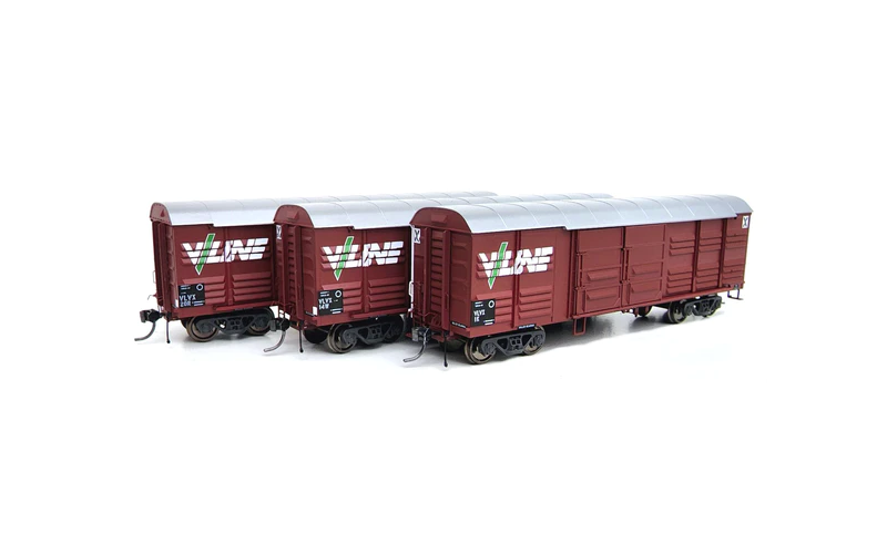 On Track Models VLVX-03 Victorian 40'2" Louvre Vans V/Line Logo 3 Pack HO Scale